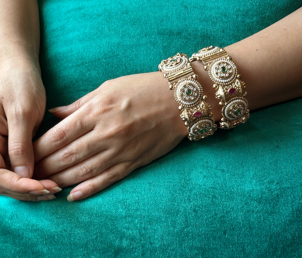 Elaara Bangles